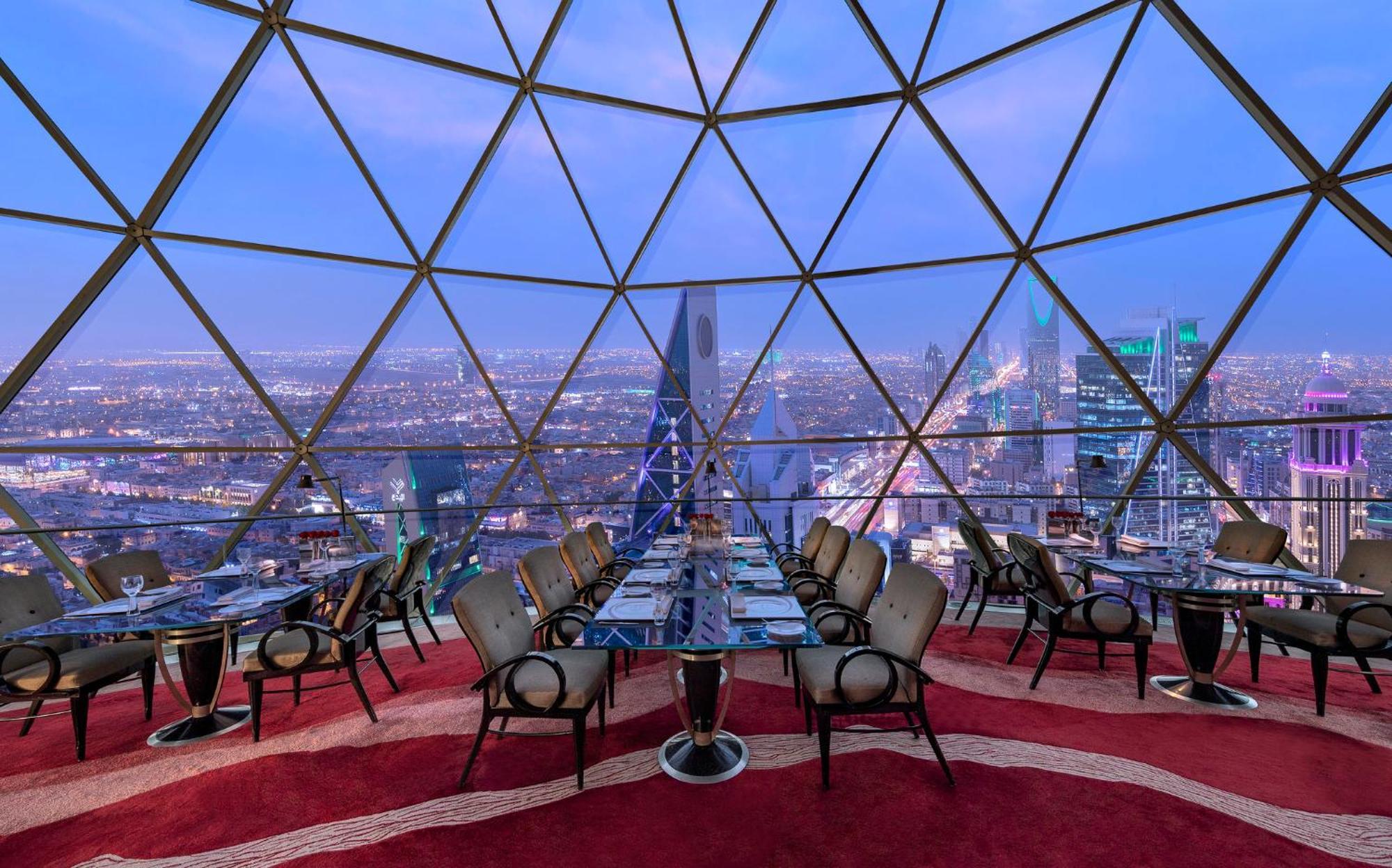 Mandarin Oriental Al Faisaliah, ריאד מראה חיצוני תמונה The Dome, the highest bar in the Middle East