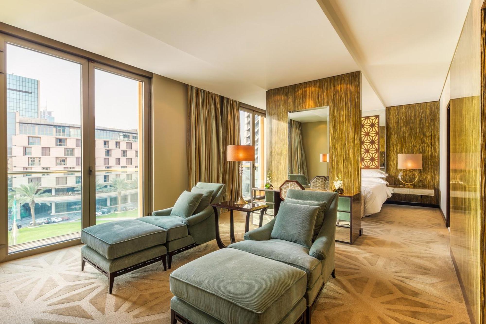 Mandarin Oriental Al Faisaliah, ריאד מראה חיצוני תמונה A suite at the hotel